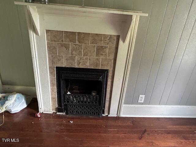 Photo #12: 938 Barker Street