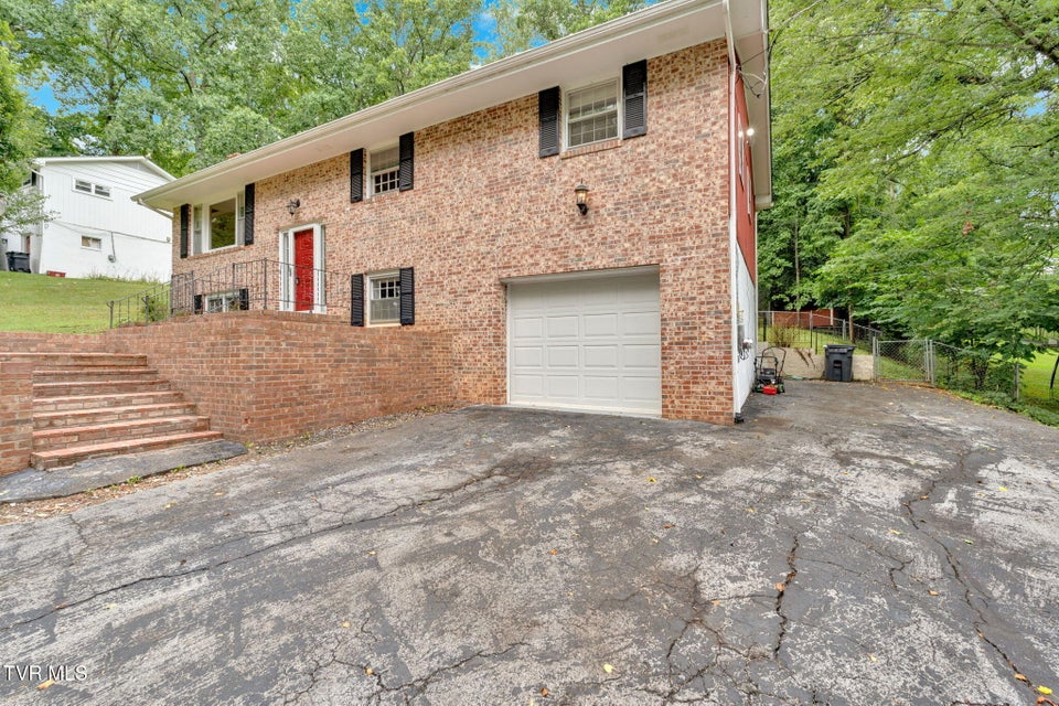 Photo #13: 308 Cardinal Lane