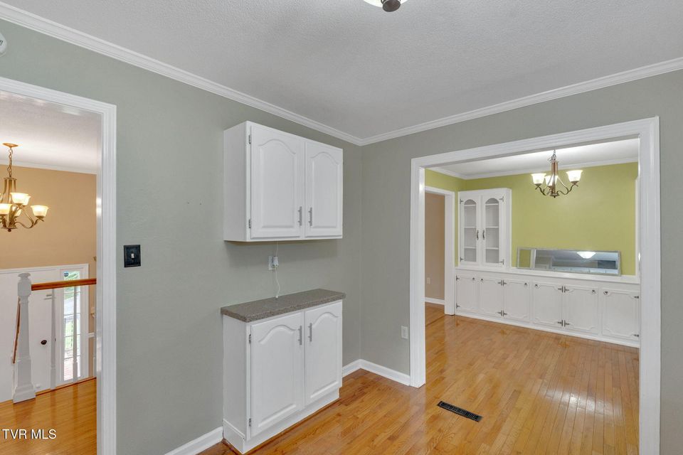 Photo #6: 308 Cardinal Lane