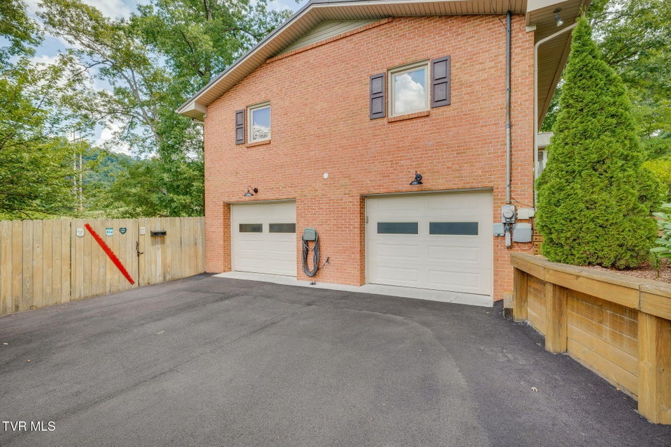Photo #46: 312 Timberlane Road