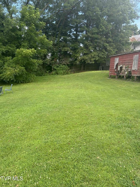Photo #2: 199 Maple Avenue