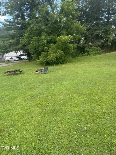 Photo #3: 199 Maple Avenue