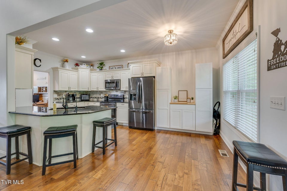 Photo #10: 162 Cameron Court
