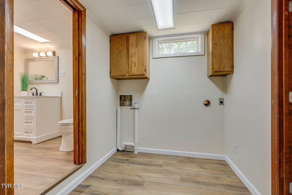 Photo #31: 905 Afton Street