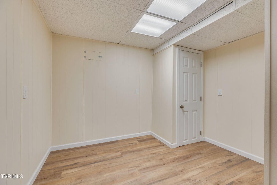 Photo #17: 905 Afton Street