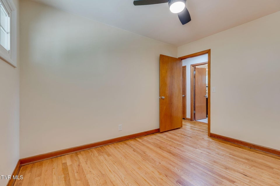 Photo #26: 905 Afton Street