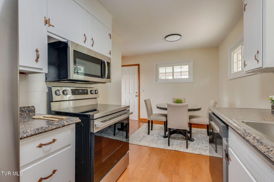 Photo #8: 905 Afton Street