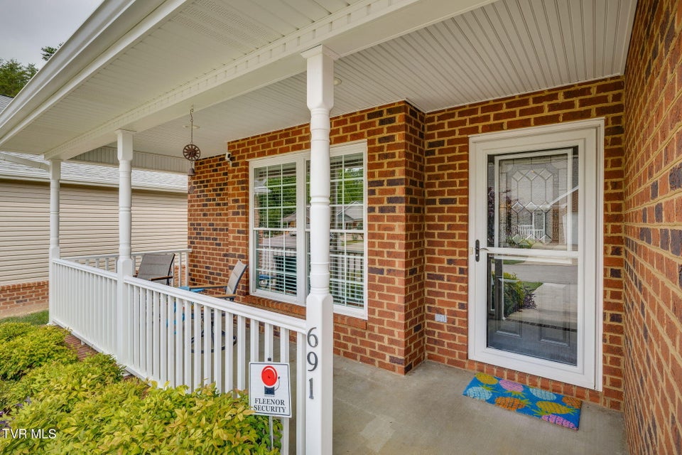 Photo #7: 691 Willowcrest Place