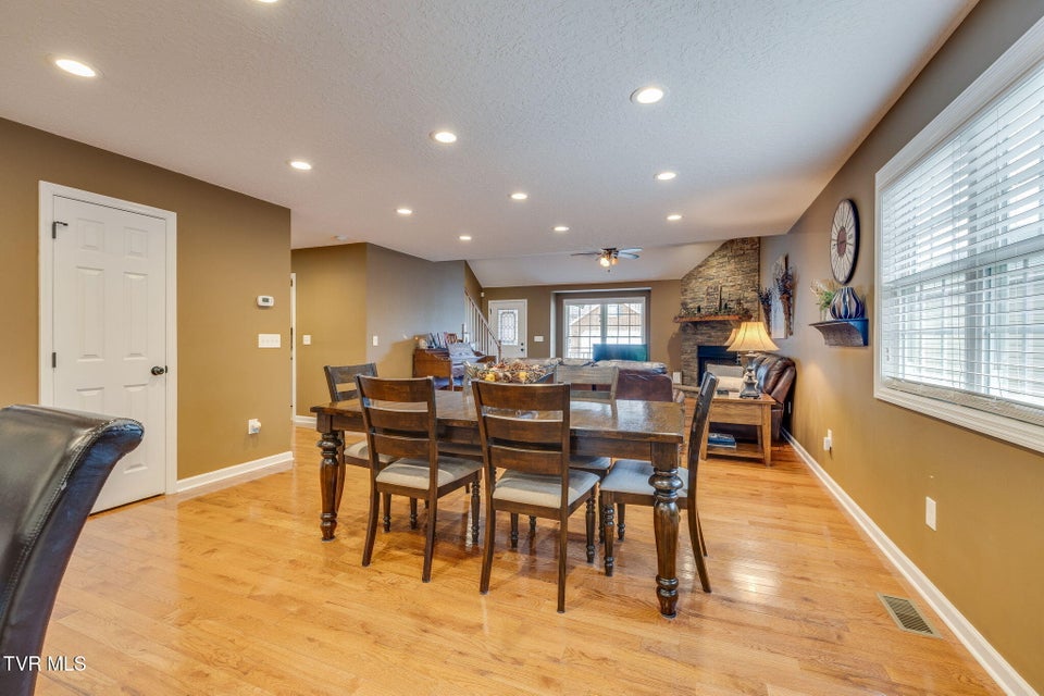 Photo #13: 691 Willowcrest Place