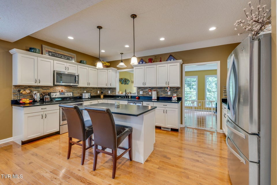 Photo #15: 691 Willowcrest Place