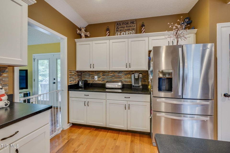 Photo #17: 691 Willowcrest Place