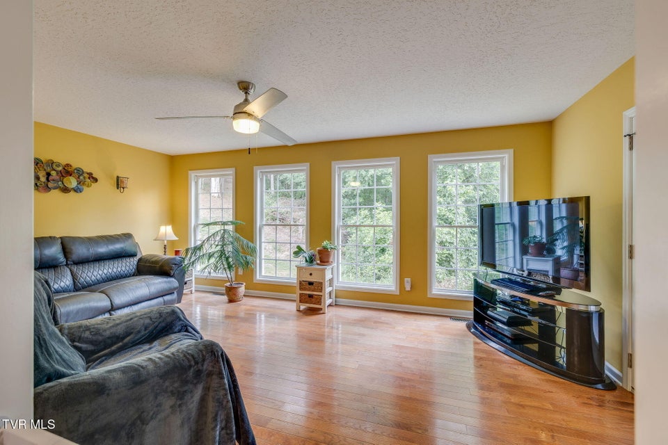 Photo #18: 691 Willowcrest Place