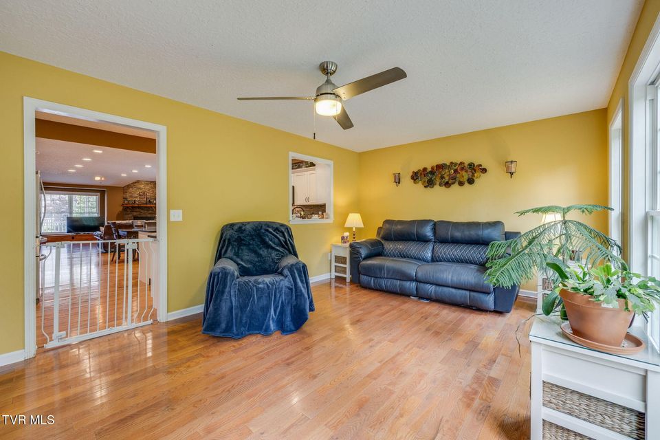 Photo #19: 691 Willowcrest Place