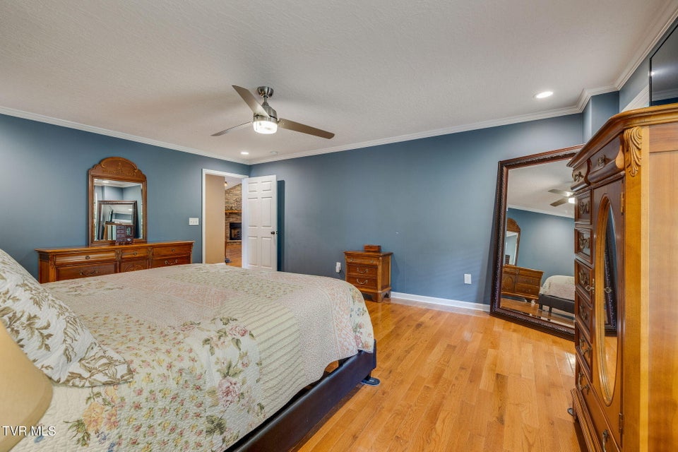 Photo #23: 691 Willowcrest Place
