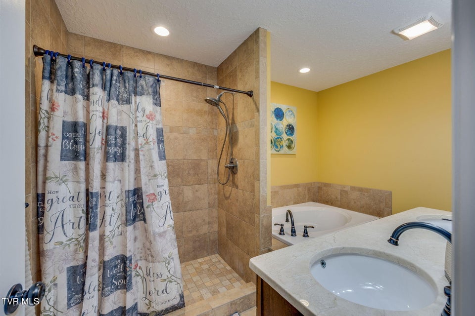 Photo #24: 691 Willowcrest Place
