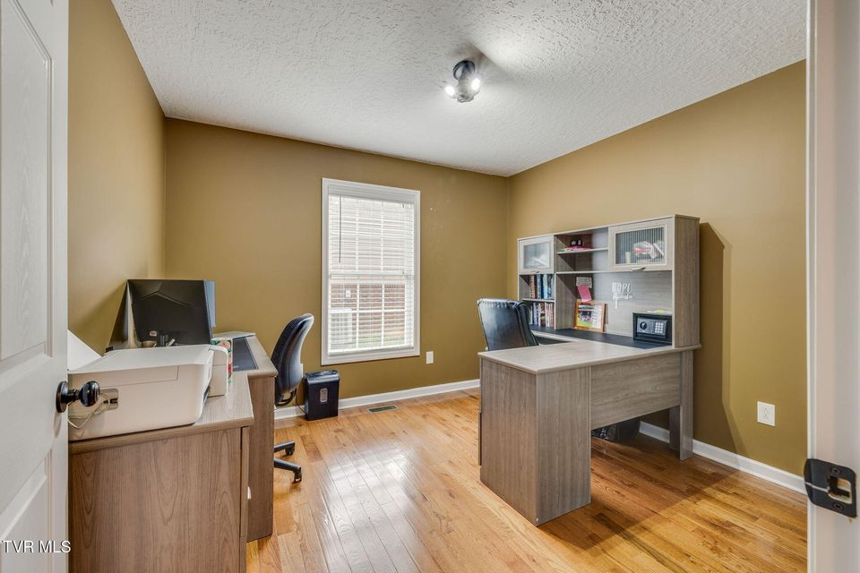 Photo #27: 691 Willowcrest Place