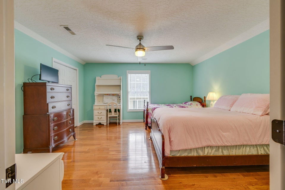 Photo #33: 691 Willowcrest Place