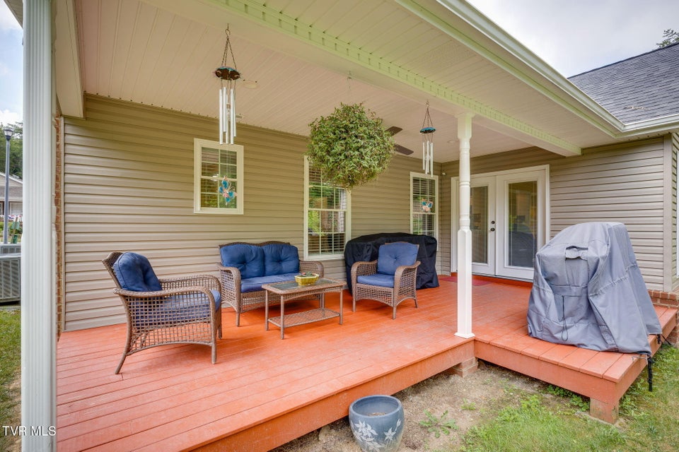 Photo #6: 691 Willowcrest Place