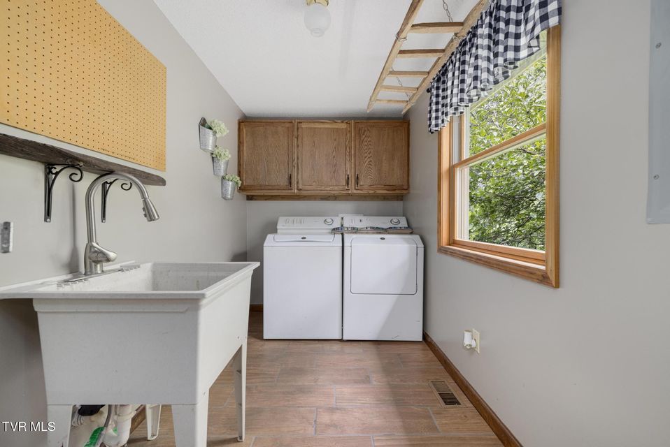 Photo #29: 2019 Ridgeview Drive