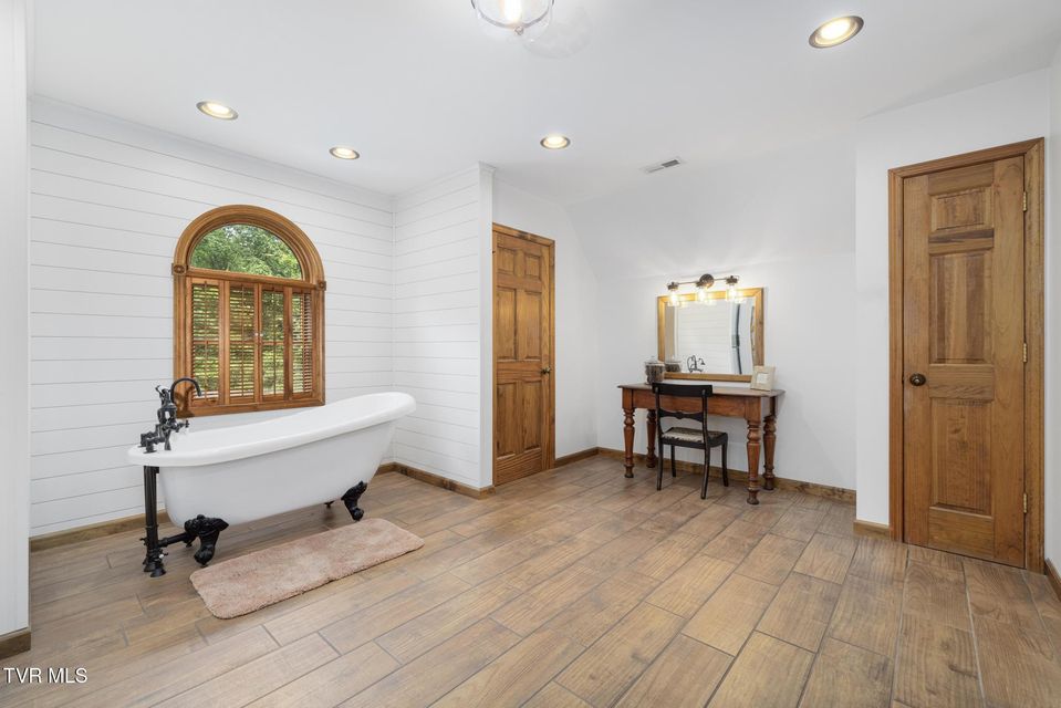 Photo #36: 2019 Ridgeview Drive