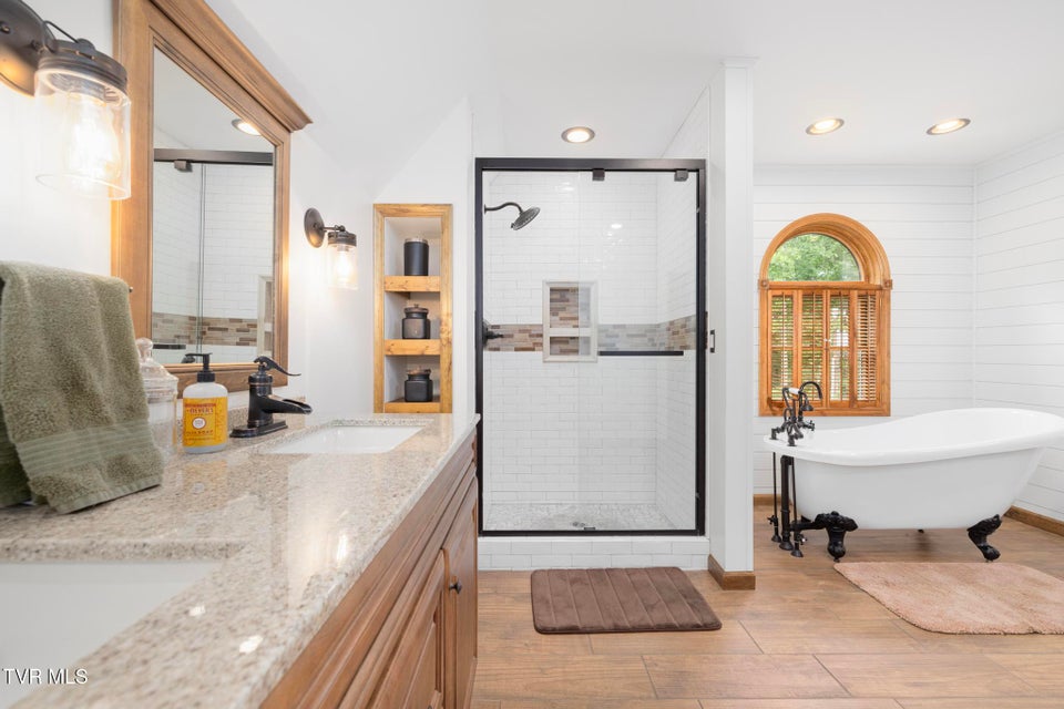 Photo #38: 2019 Ridgeview Drive
