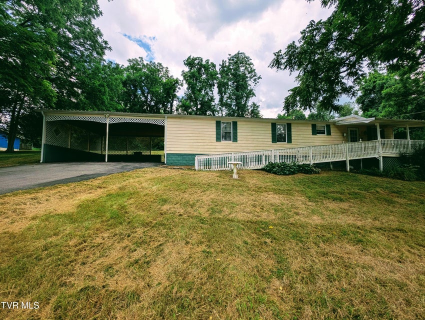 Photo #3: 222 Warren Drive