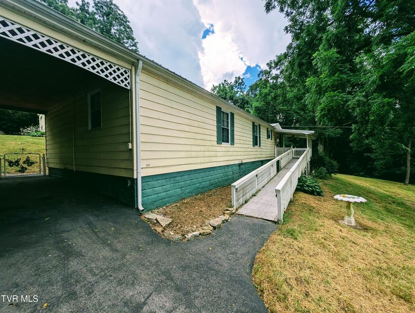Photo #4: 222 Warren Drive