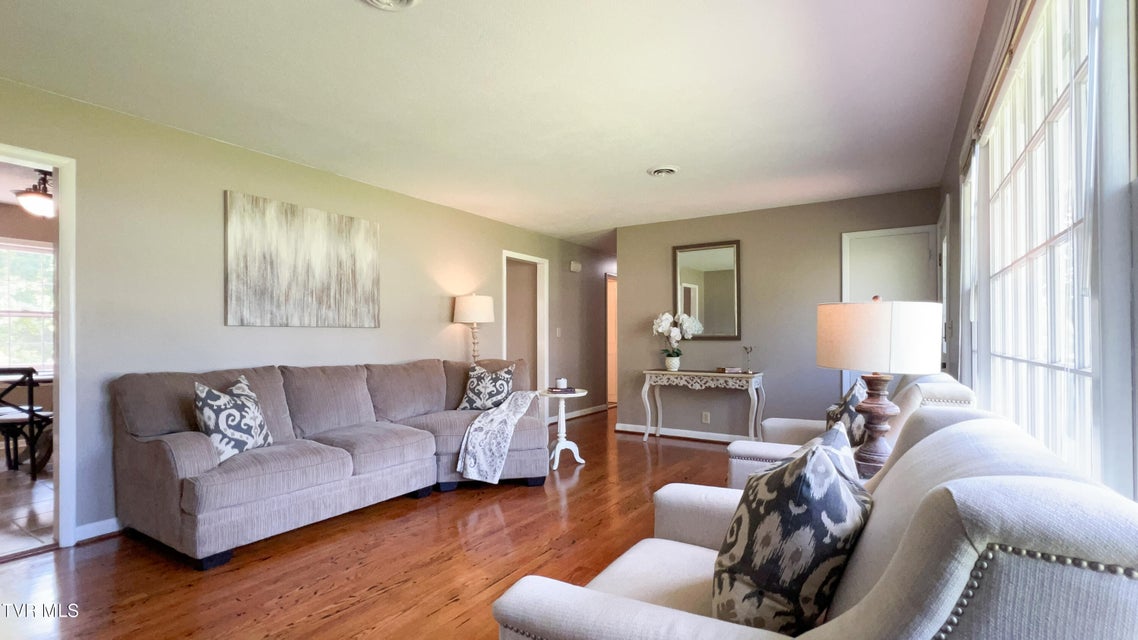 Photo #7: 412 Brookwood Dr
