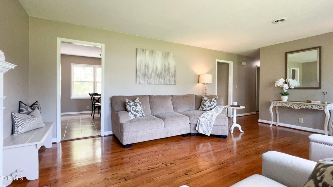 Photo #8: 412 Brookwood Dr