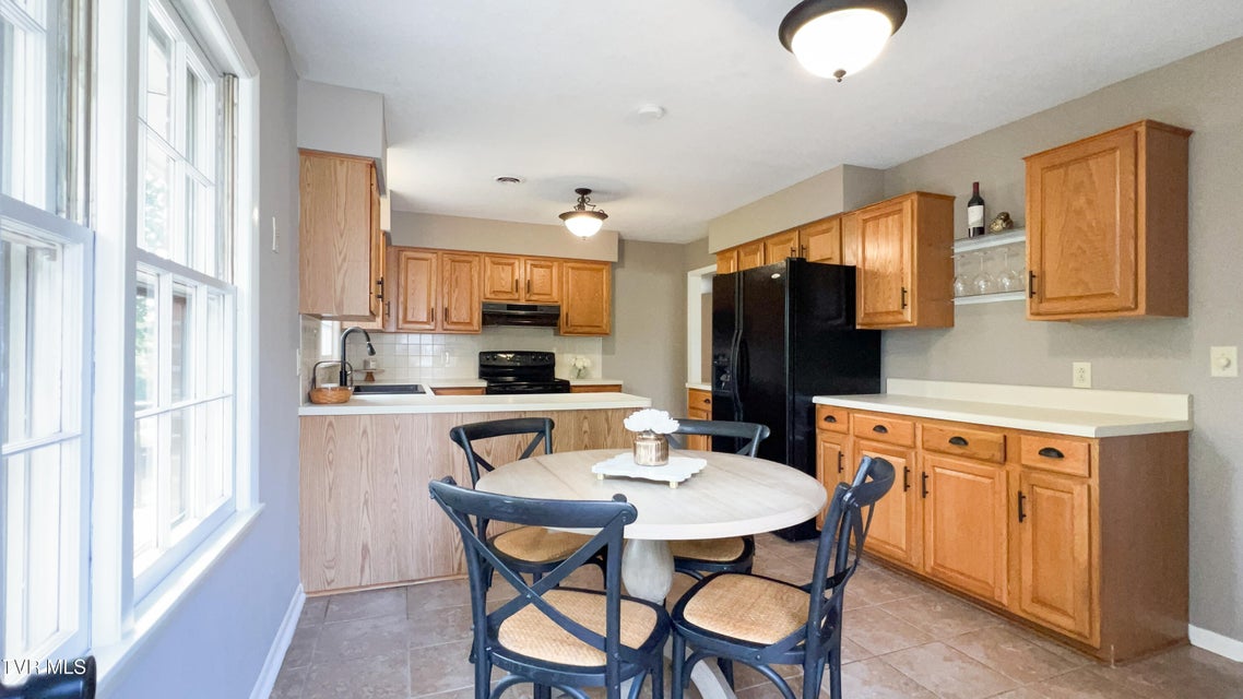 Photo #10: 412 Brookwood Dr