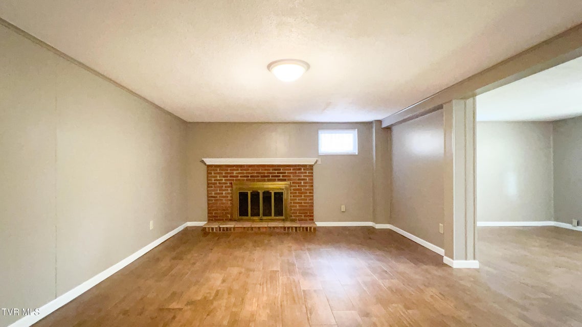 Photo #31: 412 Brookwood Dr