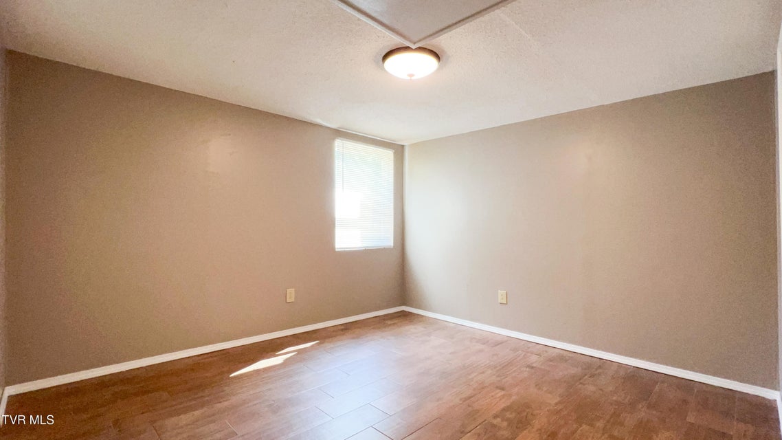 Photo #39: 412 Brookwood Dr