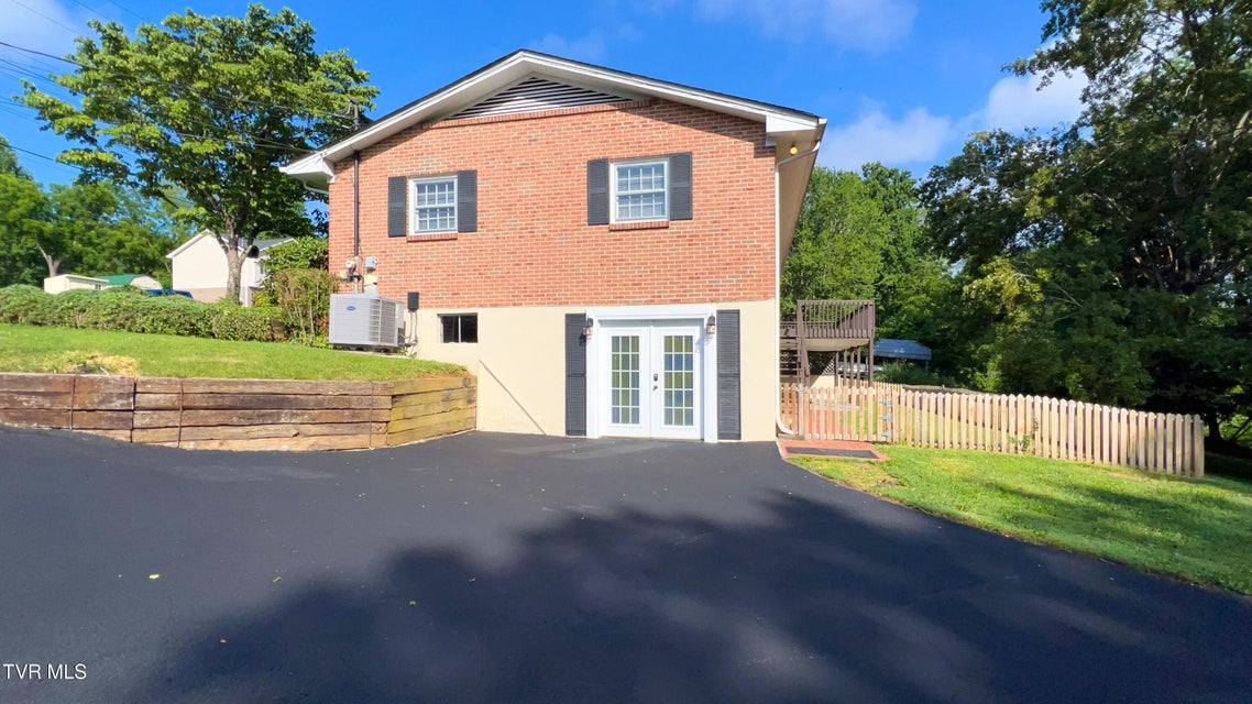 Photo #49: 412 Brookwood Dr