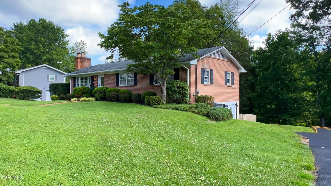 Photo #65: 412 Brookwood Dr