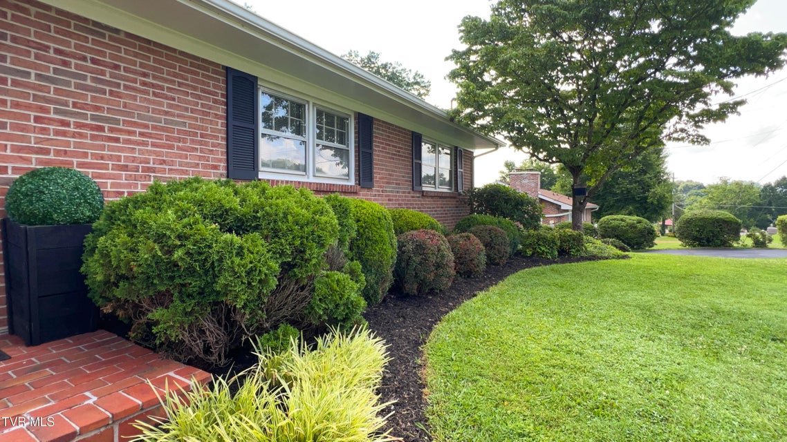 Photo #66: 412 Brookwood Dr