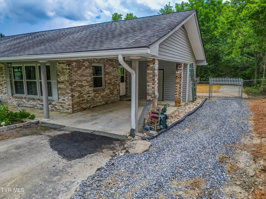 Photo #32: 4005 Leaning Pine Road