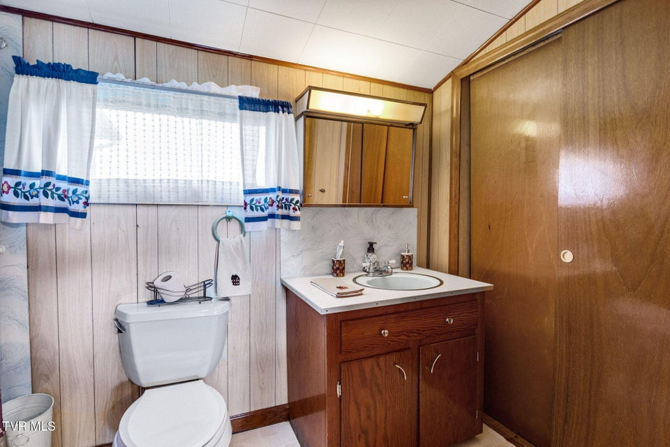Photo #17: 2911 Kingdom Road