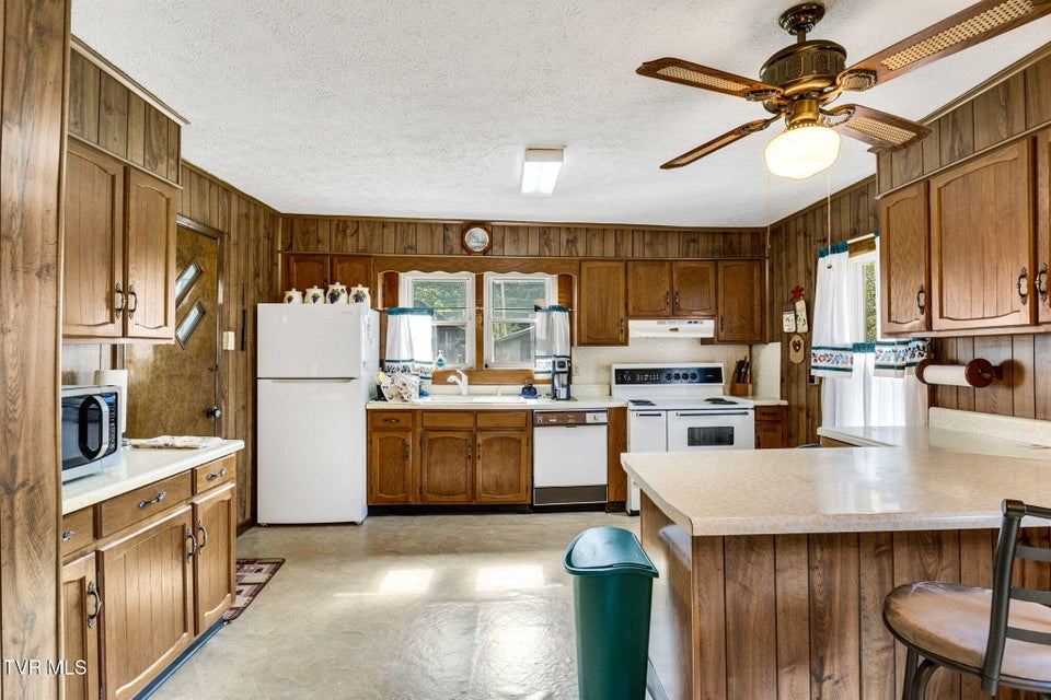 Photo #11: 2911 Kingdom Road