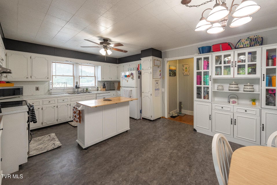 Photo #7: 151 Ventor Drive