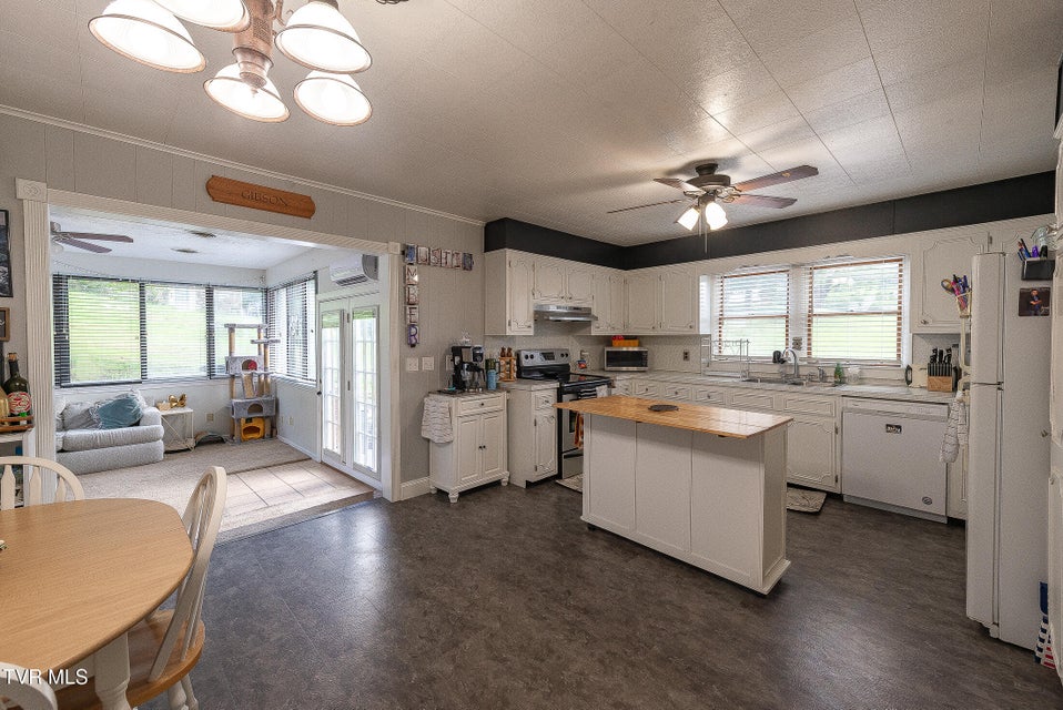 Photo #8: 151 Ventor Drive