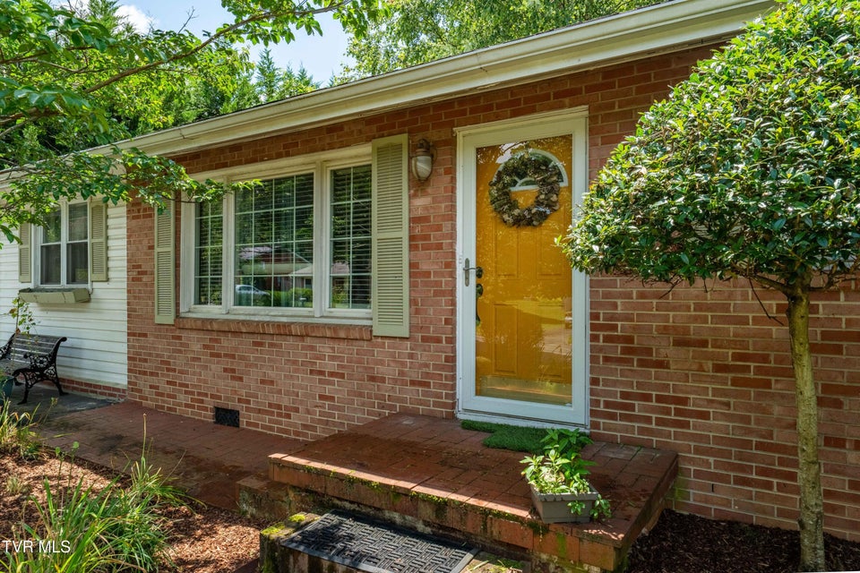 Photo #7: 2309 Nave Drive