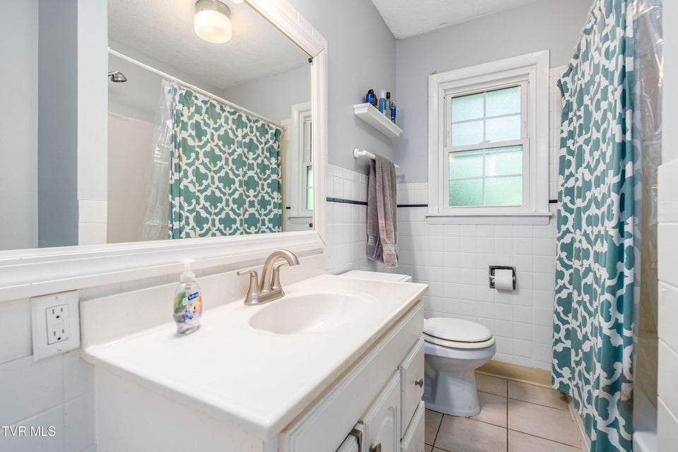 Photo #25: 2309 Nave Drive