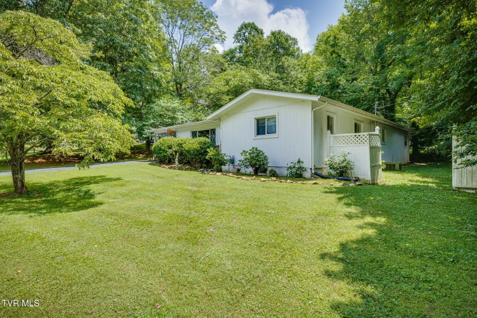 Photo #3: 201 Beechwood Road
