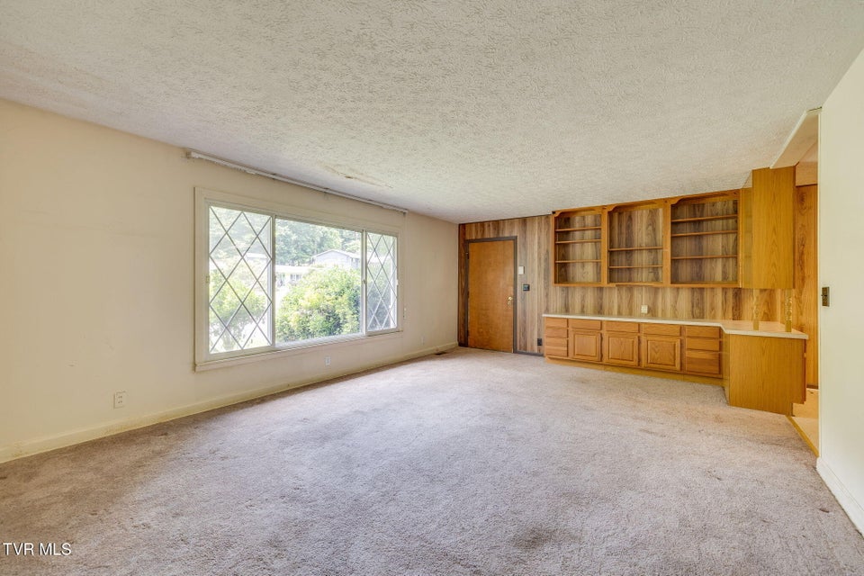 Photo #6: 201 Beechwood Road