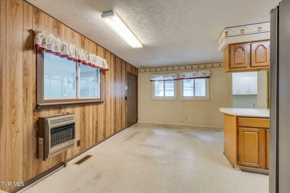 Photo #8: 201 Beechwood Road