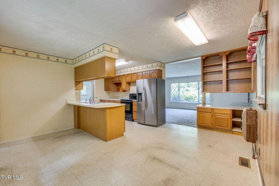 Photo #9: 201 Beechwood Road