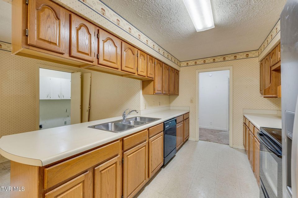 Photo #12: 201 Beechwood Road