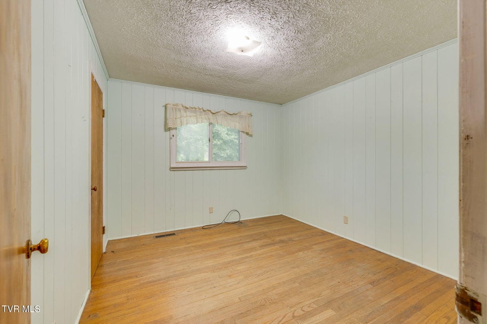 Photo #16: 201 Beechwood Road