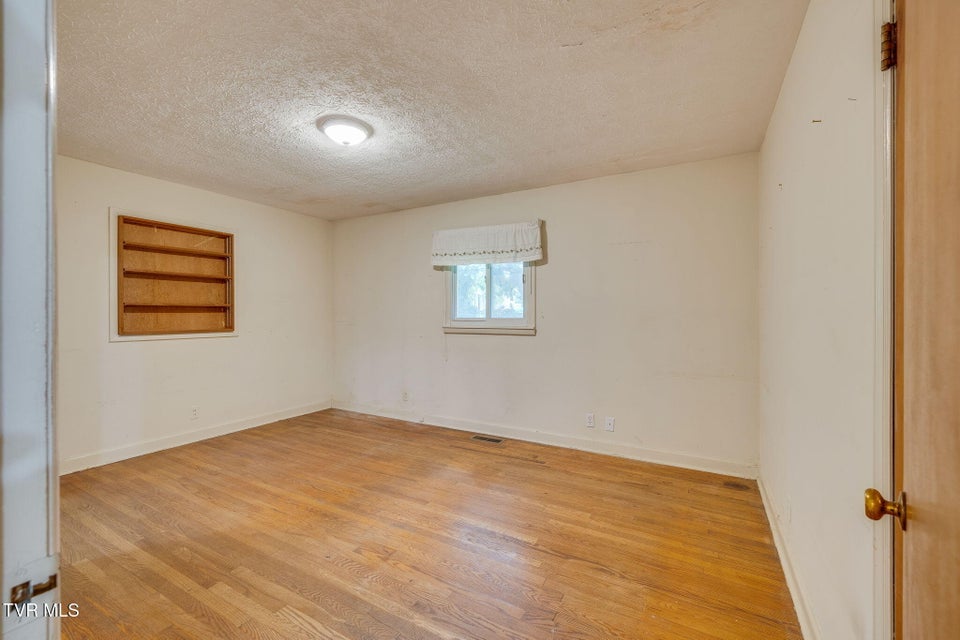 Photo #18: 201 Beechwood Road