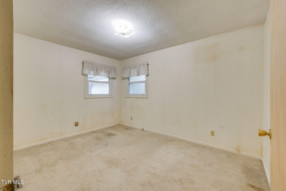 Photo #21: 201 Beechwood Road